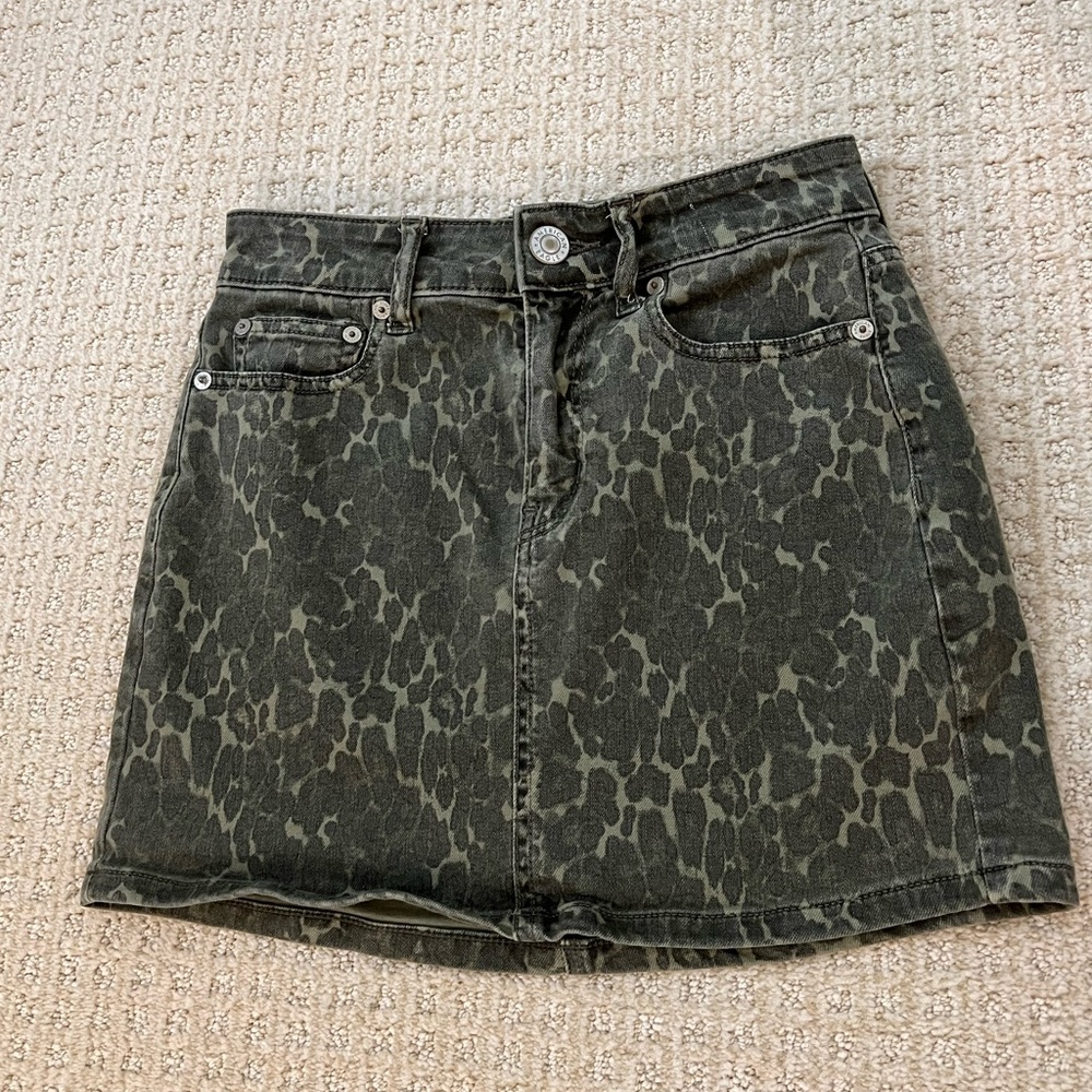 American Eagle Skirt.